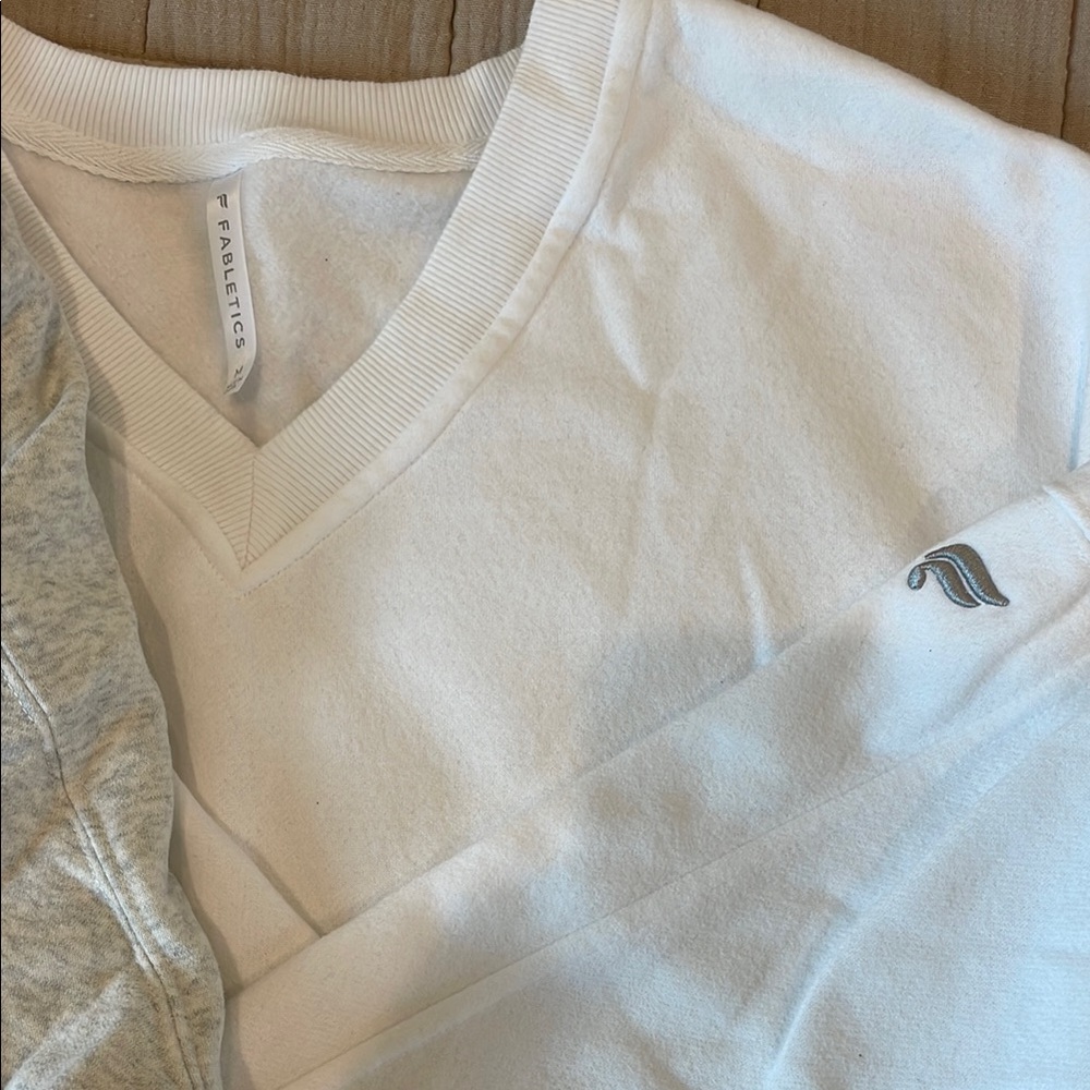 BUNDLE Fabletics Gray and White A symmetrical Sweatshirts - Picture 4 of 5